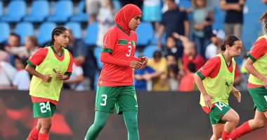 نهيلة بنزينة أول لاعبة كرة قدم تشارك بالحجاب فى كأس العالم للسيدات