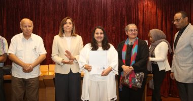 وزيرة الثقافة تكرم الفائزين بمسابقات الدورة الأولى لجوائز القومي للترجمة