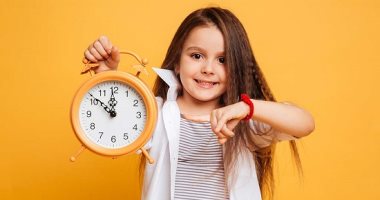 إزاى تعلمى طفلك أهمية الوقت في فصل الصيف؟ البداية بقراءة الساعة
