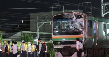 إصابة 45 شخصا إثر اصطدام قطار بحافلة عند معبر للسكك الحديدية في كمبوديا 