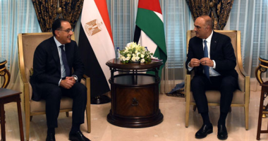 رئيس الوزراء: الاهتمام بتقوية مختلف وسائل النقل بين مصر والأردن