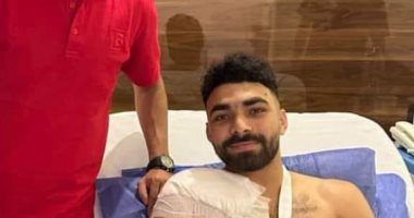 طبيب الأهلى يزور خالد عبد الفتاح بعد جراحة كسر الترقوة