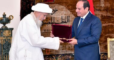 الرئيس السيسى يمنح "سلطان البهرة" وشاح النيل تقديرا لجهوده المتواصلة فى مصر