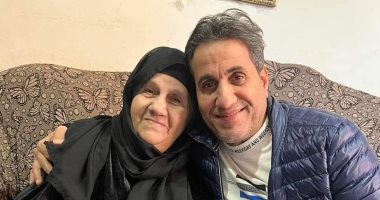 وفاة والدة المطرب الشعبى أحمد شيبة بعد صراع مع المرض 