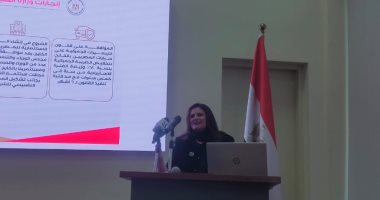 وزيرة الهجرة: إعادة استيراد السيارات والرخصة الذهبية أبرز توصيات "مؤتمر المصريين بالخارج"