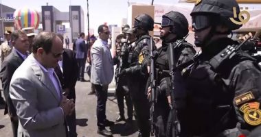 الرئيس السيسى يتفقد الارتكاز الأمنى المشترك بمنفذ السلوم فى مطروح.. فيديو