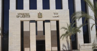 وزارة العمل: تسليم 61 عقد عمل لذوى همم بجنوب سيناء