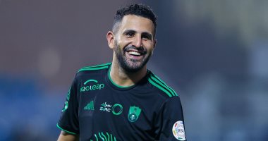 يتفوق على ماجر وبلومى.. رياض محرز أفضل لاعب فى التاريخ بالجزائر