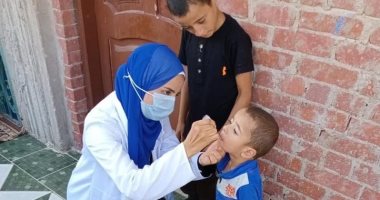 حملة التطعيم ضد مرض شلل الأطفال بشمال سيناء تتواصل من منزل لآخر.. صور
