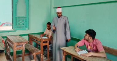 رئيس منطقة كفر الشيخ الأزهرية يتفقد لجان امتحانات الشهادة الثانوية
