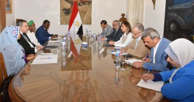 وزيرة الثقافة تبحث آليات تقديم الخدمات الثقافية للجالية السودانية بمصر