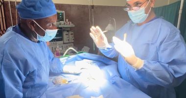 جامعة أسوان تجرى جراحات دقيقة ضمن قافلة طبية بدولة تنزانيا للعام الرابع