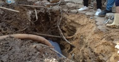 كسر جديد بخط مياه في شارع عرفات بالدقى وانتهاء الإصلاح خلال ساعتين