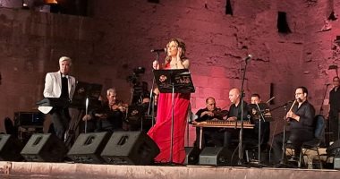 نادية مصطفى ترقص على أغنية "جاى فى إيه" بمهرجان القلعة
