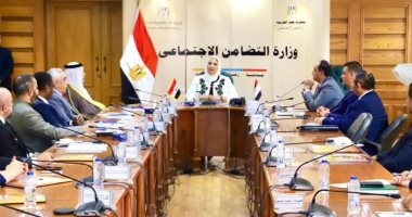 وزيرة التضامن تستقبل وفدا من البرلمان العراقي.. صور