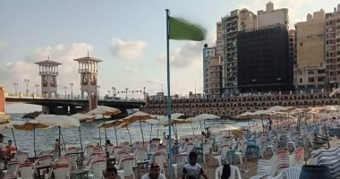هدوء بحر الإسكندرية ورفع الرايات الخضراء على كل الشواطئ  