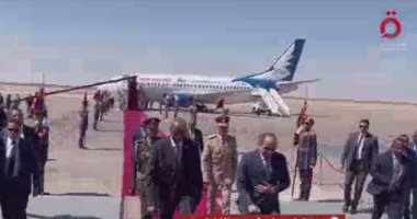 الصور الأولى لوصول رئيس مجلس السيادة السودانى إلى مطار العلمين
