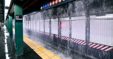 غرق محطة قطارات تايمز سكوير فى نيويورك بسبب كسر ماسورة مياه.. صور