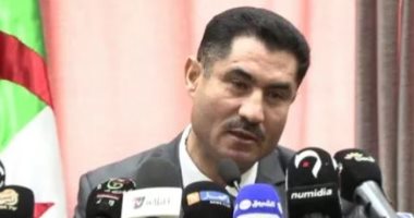 الرئيس الجزائري يعين محمد لعقاب وزيرا جديدا للاتصال 