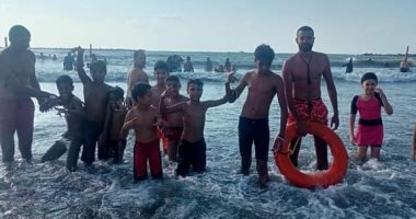 شواطئ رأس البر تستقبل روادها قبل انتهاء الصيف وتطلق مبادرة "صيفنا آمن لأطفالك"