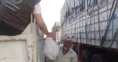 رئيس مدينة أبو سمبل: توزيع 5 آلاف شنطة غذائية على سائقى الشاحنات المتجهة للسودان