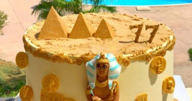 "هدير" تروج للسياحة من شرم الشيخ بقطع حلوى بأشكال فرعونية تجوب العالم