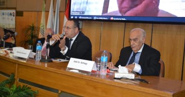 رئيس جامعة الإسكندرية يشهد الوبينار التحضيرى لمؤتمر المناخ COP28