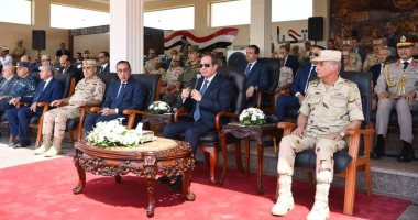 الرئيس السيسي يشهد اصطفاف معدات الإغاثة المقدمة للأشقاء فى ليبيا.. فيديو 