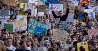احتجاجات فى إيطاليا بسبب تغير المناخ والمطالبة بوقف الوقود الأحفورى
