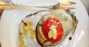 قواعد إتيكيت مهمة لازم تعرفها قبل تناول المأكولات البحرية فى المطعم