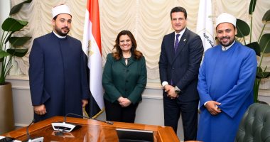 وزيرة الهجرة تستقبل وفدا من الأزهر الشريف لبحث توعية المصريين بالخارج