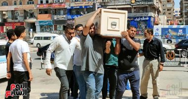 وصول جثمان المخرج أحمد النحاس إلى مسجد الحصرى لأداء صلاة الجنازة