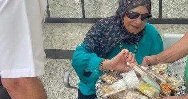 الشرطة توزع حلوى المولد النبوى على المواطنين بمرور بورسعيد
