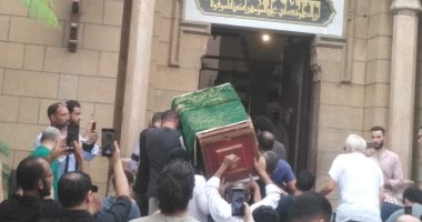 وصول جثمان أحمد سامى العدل إلى مسجد الفاروق بالمعادى لأداء صلاة الجنازة