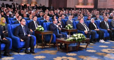 الرئيس السيسي للمصريين: "مصر بلدنا كلنا ولنا فيها زي بعض"