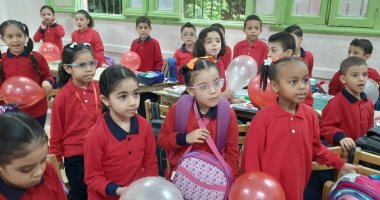محافظ الإسكندرية: انتظام الدراسة فى 235 مدرسة بنظام الفترتين