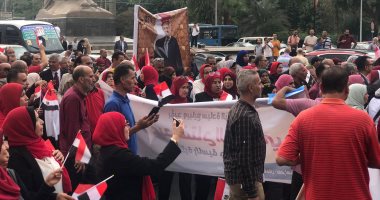 مسيرة للجان النقابية بالفنادق لمناشدة الرئيس السيسي بالترشح لانتخابات الرئاسة
