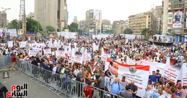 وصول مسيرة جامعة القاهرة ميدان الجلاء لمطالبة السيسي بالترشح فى الانتخابات