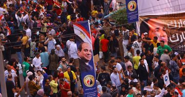 انضمام مسيرة من المطرية إلى ميدان الكوربة للاحتفال بنصر أكتوبر والمطالبة بترشح الرئيس السيسى