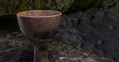 ألغاز تاريخية.. أين يوجد الكأس المقدس الذى شرب منه المسيح فى عشائه الأخير؟