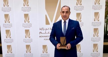 وزير التعليم يهنئ الدكتور أحمد علوان لفوزه بجائزة "محمد بن زايد لأفضل معلم"