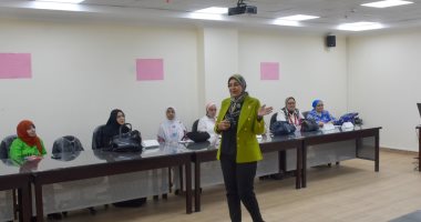محافظ الإسكندرية: 5 دورات خلال شهر سبتمبر لـ115 موظفا فى المحافظة