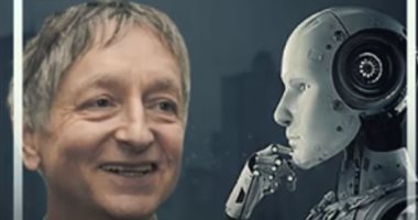 الروبوت سيتفوق على البشر خلال 5 سنوات.. تحذيرات الأب الروحى للذكاء الاصطناعى "فيديو"