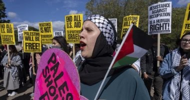 يحملون العلم والكوفية.. مسيرات لتأييد الفلسطينيين فى عدة مدن أمريكية.. صور