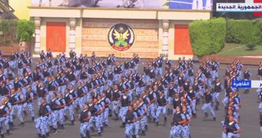 طلاب أكاديمية الشرطة يقدمون عروض القوة واللياقة أمام الرئيس السيسي