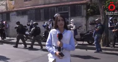 مراسلة القاهرة الإخبارية تستكمل تغطيتها رغم تعرضها للقنابل المسيلة للدموع بالقدس