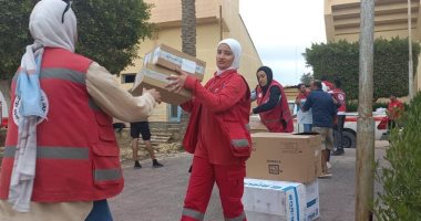 استمرار تدفق المساعدات الإنسانية على مطار العريش.. والهلال الأحمر يفرغ شحنة مساعدات منظمة الصحة العالمية