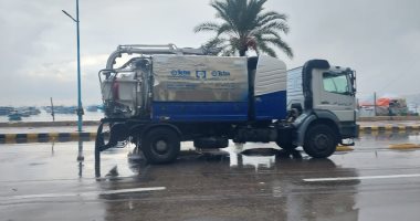 انتشار سيارات لشفط مياه الأمطار بمحاور وطرق القاهرة والجيزة 