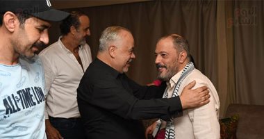 أشرف زكى وأحمد بدير أول حضور الوقفة التضامنية مع أهل غزة بنقابة الممثلين 