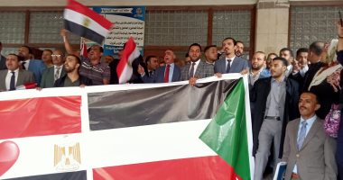 وقفة لمحامى جنوب القليوبية لدعم الفلسطينيين وتأييد موقف مصر والرئيس السيسى